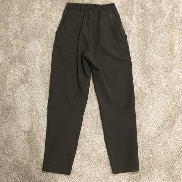 Essential High-Rise Trouser - Picture 3 of 7